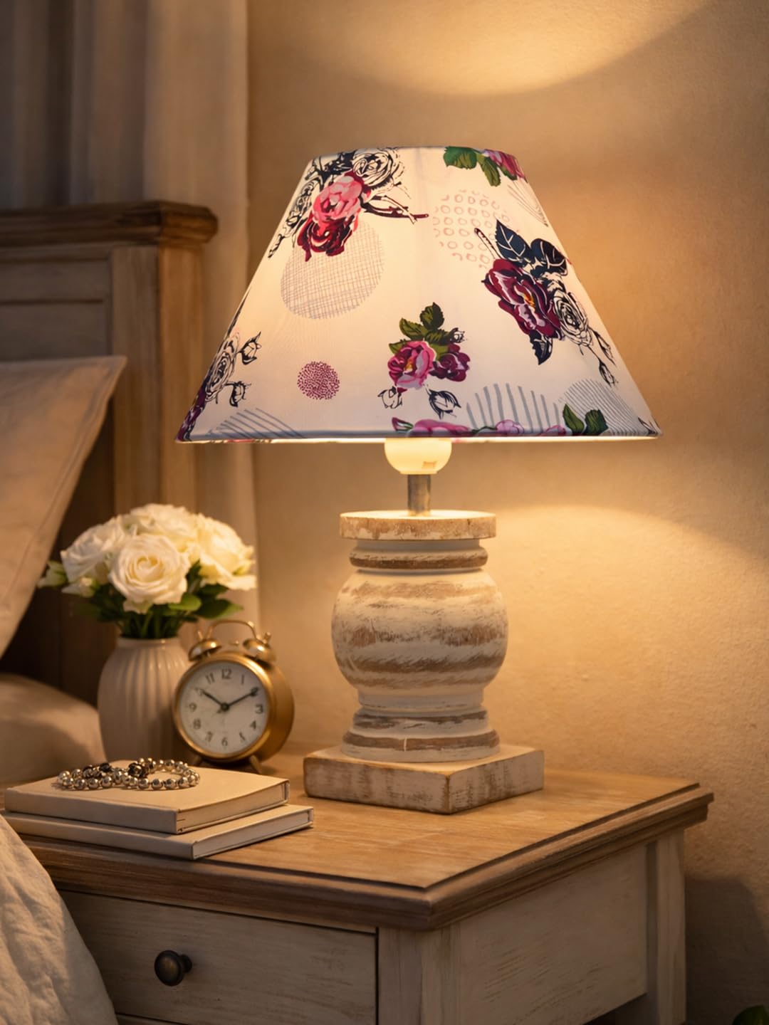 Antique White French Trophy Table Lamp for Bedroom Living Room Simple Retro Wood Grain Farmhouse Bedside Lamp Suitable for Nightstand Children's Room or University Dormitory Rose