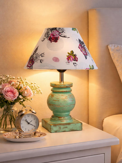 Antique Algae French Trophy Table Lamp for Bedroom Living Room Simple Retro Wood Grain Farmhouse Bedside Lamp Suitable for Nightstand Children's Room or University Dormitory Rose