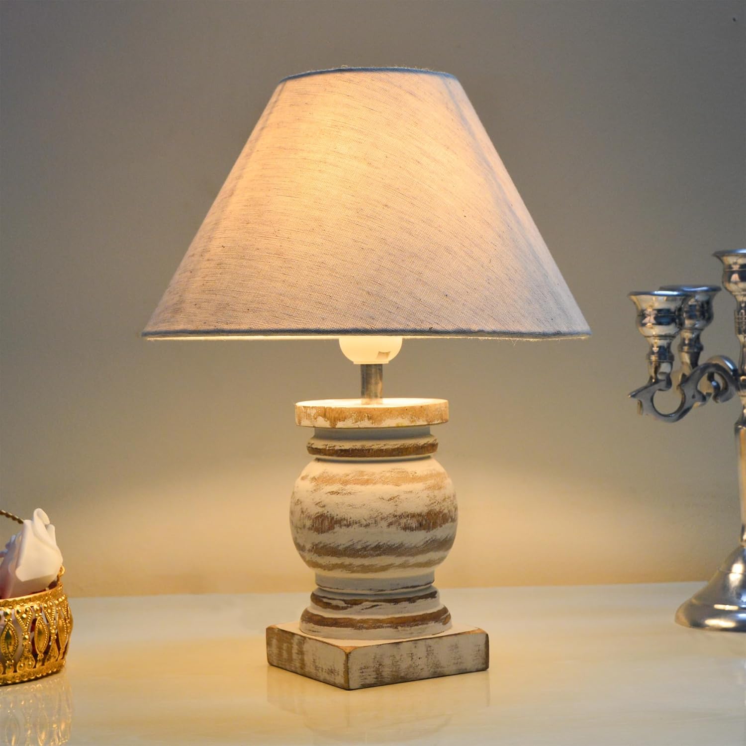 Antique White French Trophy Table Lamp for Bedroom Living Room Simple Retro Wood Grain Farmhouse Bedside Lamp Suitable for Nightstand Children's Room or University Dormitory Khadi